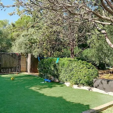 Esquina Luxury 5 Bed 5 Bath Villa *