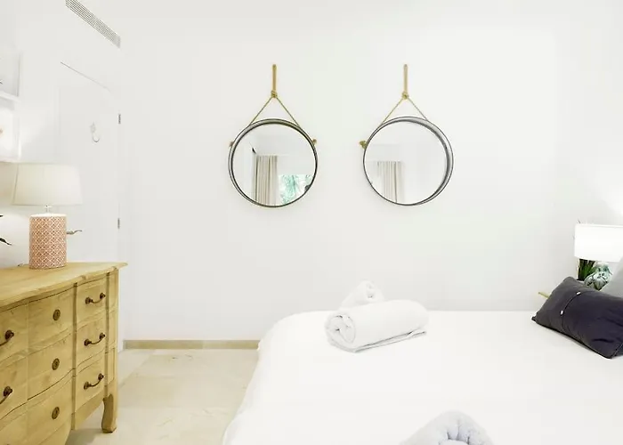 Esquina Luxury 5 Bed 5 Bath Вілла