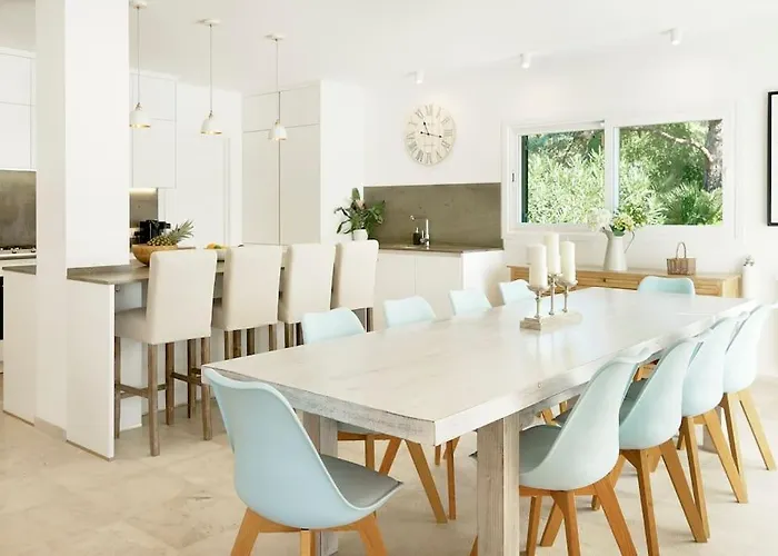 Esquina Luxury 5 Bed 5 Bath Вілла *