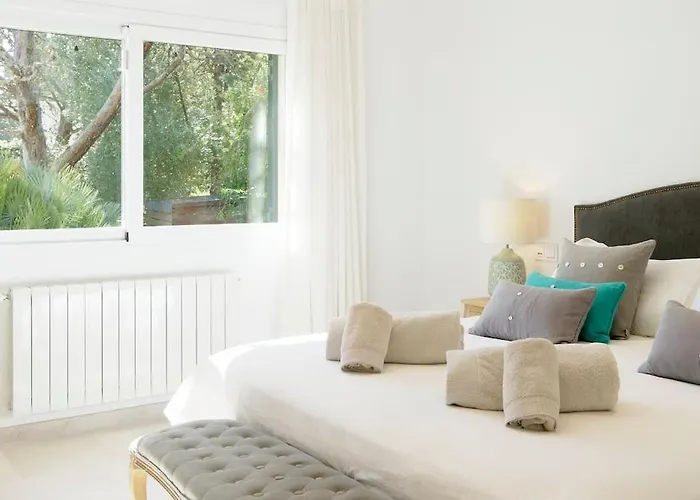 Esquina Luxury 5 Bed 5 Bath