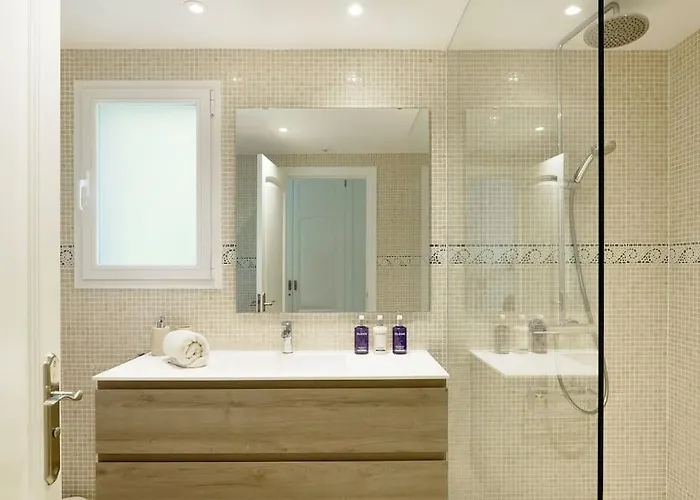 Esquina Luxury 5 Bed 5 Bath