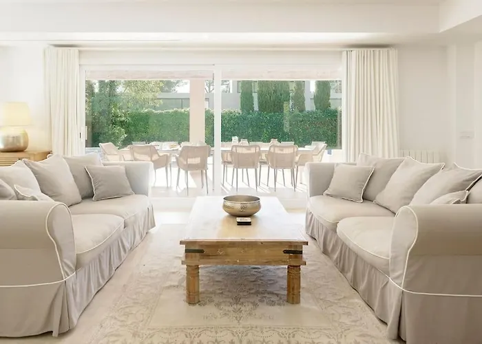 Esquina Luxury 5 Bed 5 Bath * Польєнса