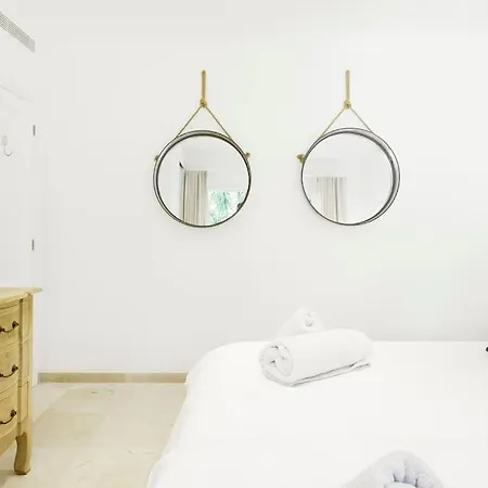 Esquina Luxury 5 Bed 5 Bath Вилла