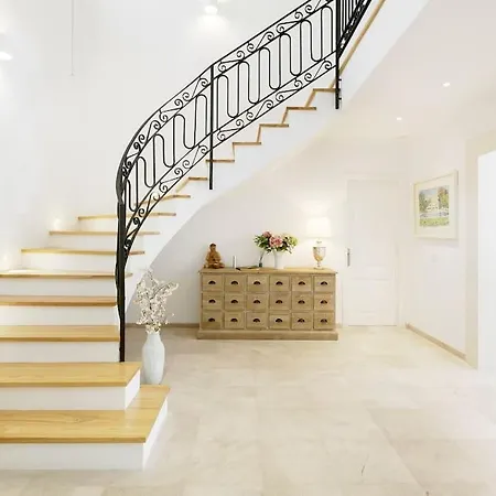 Вилла Esquina Luxury 5 Bed 5 Bath