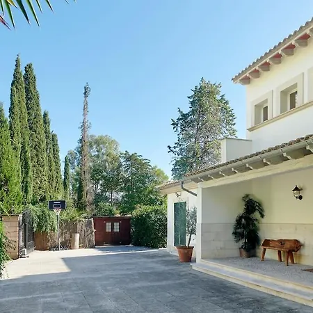 Esquina Luxury 5 Bed 5 Bath Вилла *