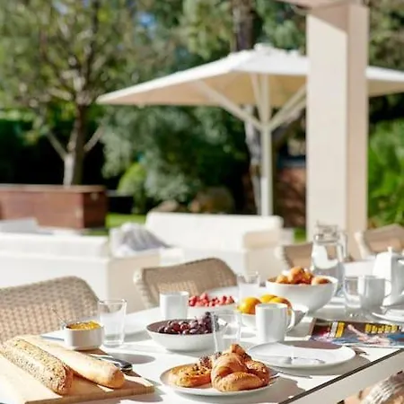 Esquina Luxury 5 Bed 5 Bath Villa