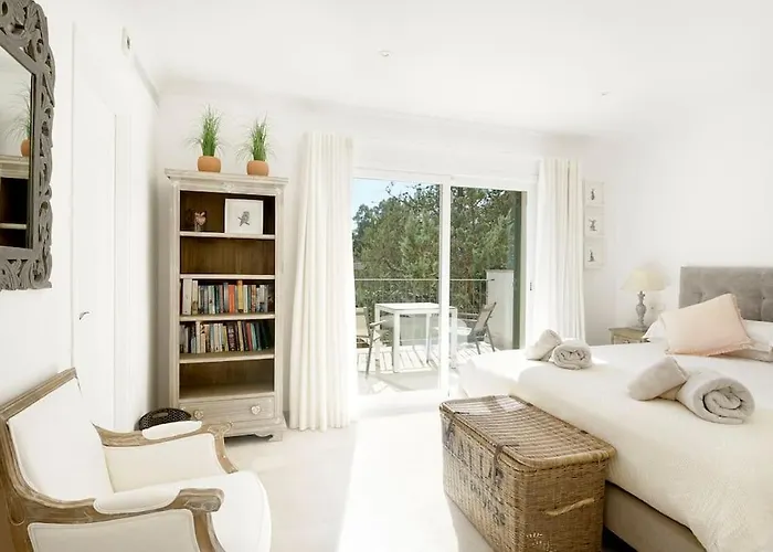 Esquina Luxury 5 Bed 5 Bath *