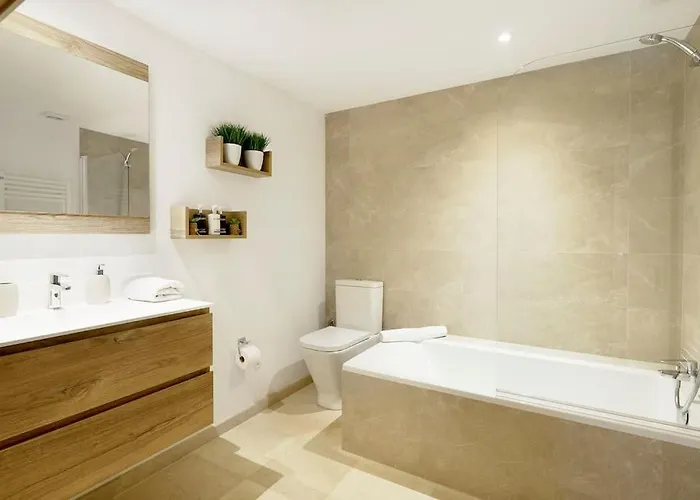 Villa Esquina Luxury 5 Bed 5 Bath *