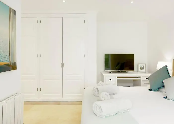 Esquina Luxury 5 Bed 5 Bath