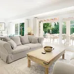 Esquina Luxury 5 Bed 5 Bath