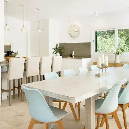 Esquina Luxury 5 Bed 5 Bath וילה *