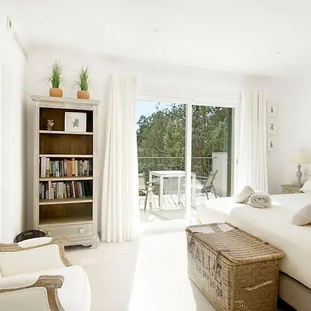 Esquina Luxury 5 Bed 5 Bath *