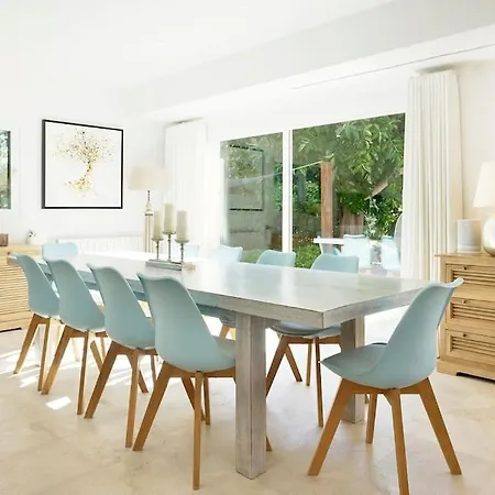 Esquina Luxury 5 Bed 5 Bath Villa